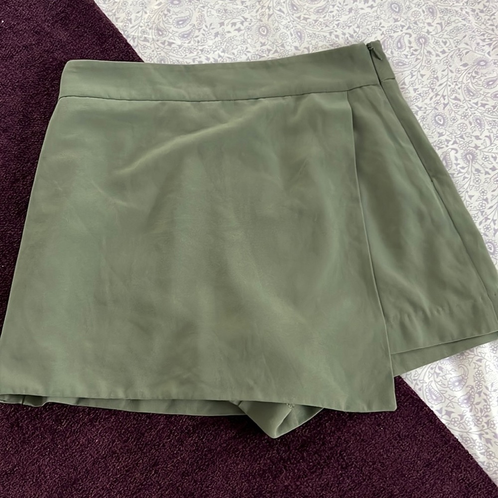 Army green skort super cute and comfortable